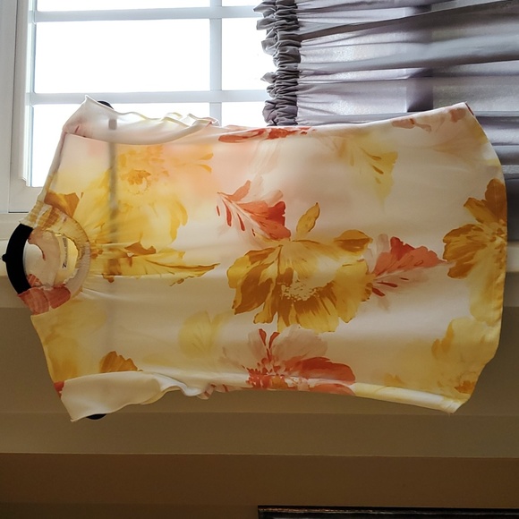 New York and Company Top - Picture 9 of 9